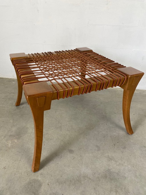Tabouret Klismos de T.H. Robsjohn-Gibbings pour Saridis d'Athènes, années 1960 – krukjes, Wood, Leather