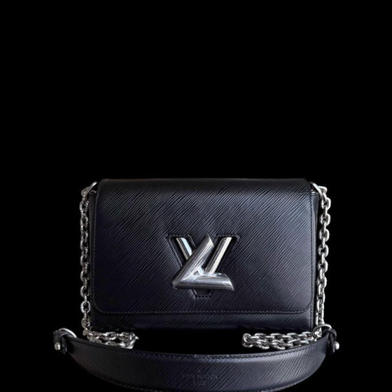 Image 1 of LOUIS VUITTON TWIST MEDIUM MM - EPI LEER ZWART MET ZILVEREN BESLAG