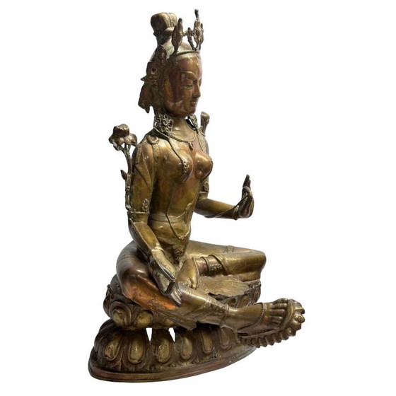 Antigua estatua tibetana de Tara en bronce dorado al fuego – lote 463 – Esculturas, Bronze, Gold (photo 3 of 17)