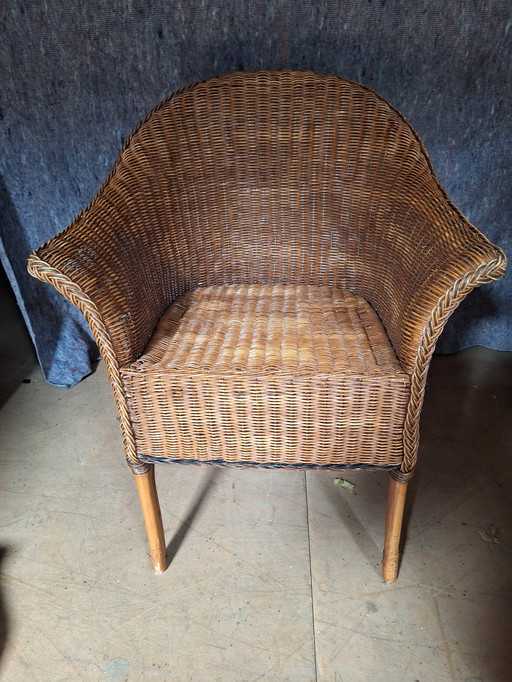 Silla de bambú y ratán