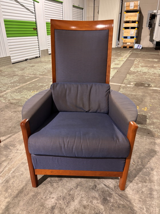 Image 1 of 2 fauteuils Giorgetti, de hauteurs différentes