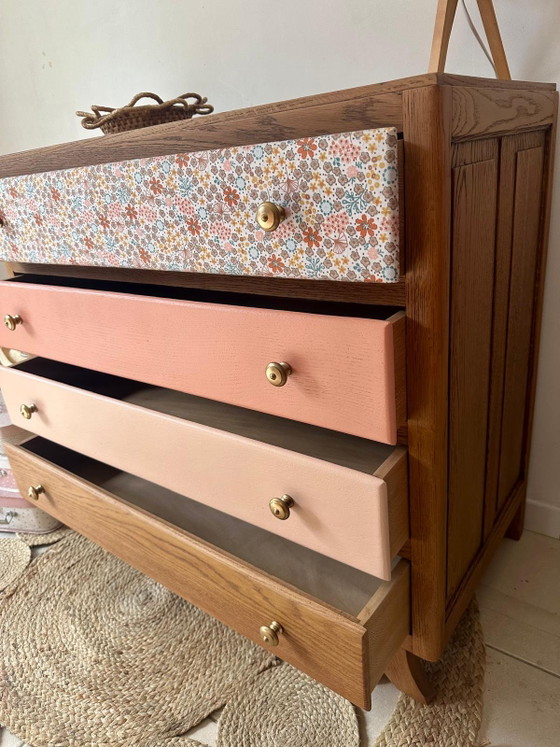 Commode vintage restaurée, bois & rose beige poudrés – Wood (photo 4 of 11)