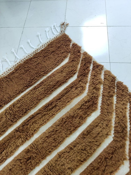 Image 1 of Alfombra bereber tradicional de lana marrón, hecha a medida, 150/250 cm.
