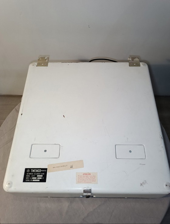 Image 1 of Importante horloge calendrier Twemco Auto-20 1970