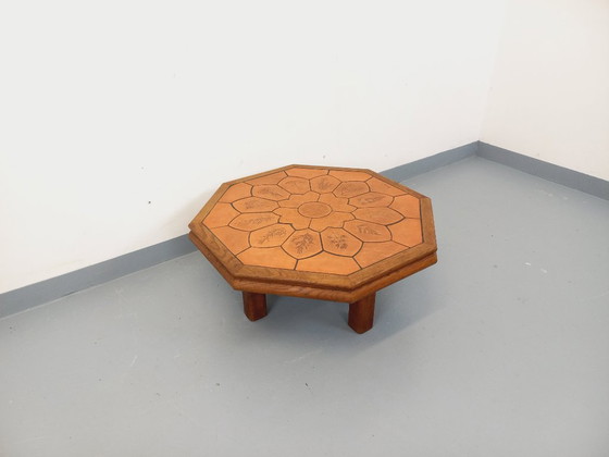 Image 1 of Tavolino ottagonale Barrois con motivi vintage da erbario in legno di rovere e ceramica Vallauris degli anni '60 e '70.