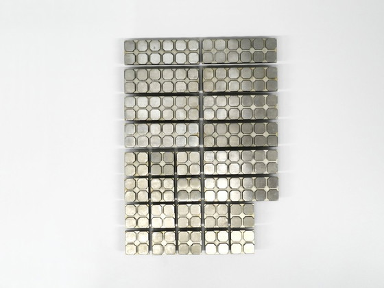 Image 1 of Grandi maniglie per porte di armadi in alluminio fuso dell'era spaziale del Mid Century 1960 - 26 pezzi - 2 misure