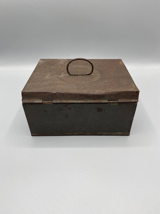 Antike Blechdose mit Deckel – Hebering – decoratieve objecten (photo 2 of 4)