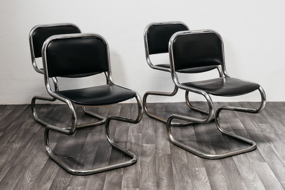 Image 1 of Ensemble de 4 chaises cantilever en acier chromé, design moderne vintage des années 1980