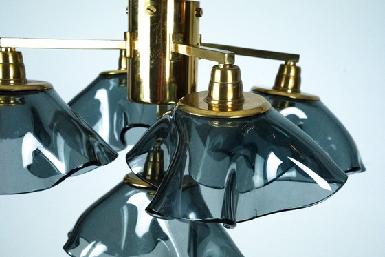 Image 1 of Italian five-arm chandelier in smoked Vistosi glass and brass, 1970s