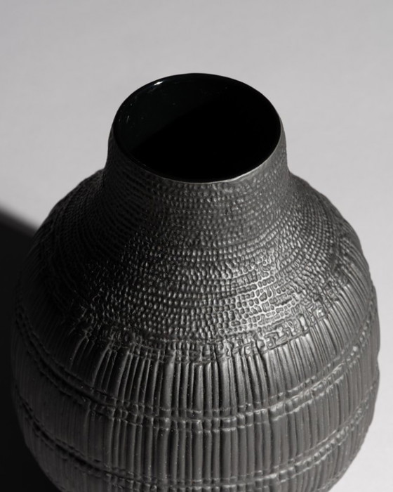 Image 1 of ROSENTHAL Vase Duo STRUCTURA RIBS Bisque Porcelaine Noire Elsa Fischer-Treyden