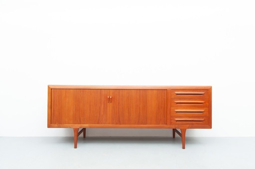 Credenza in teak di Ib Kofod-Larsen per Faarup Møbelfabrik (1960)