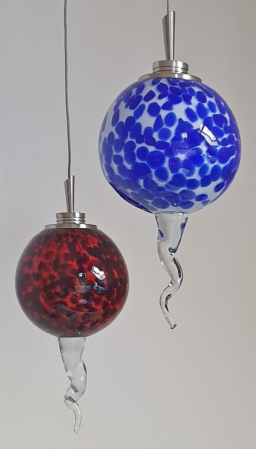 2 mundgeblasene Pendelleuchten