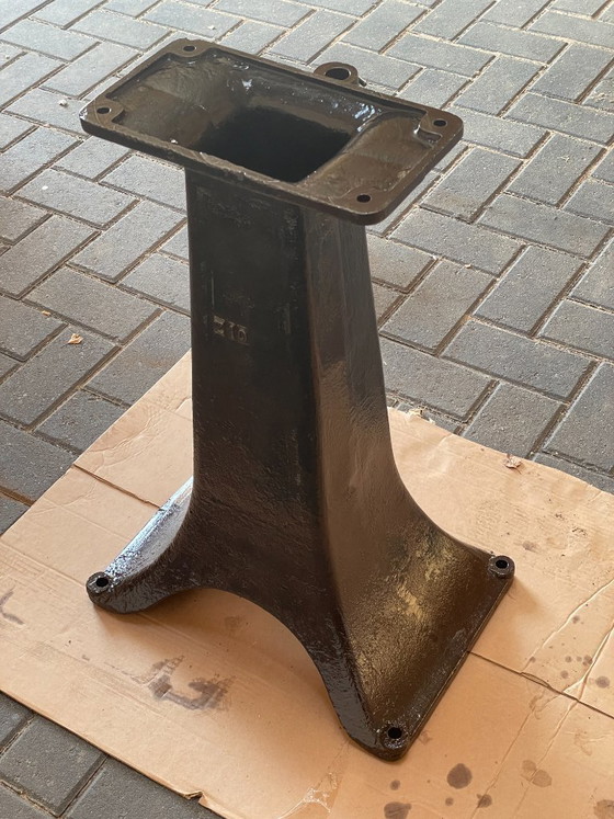 Image 1 of Base per colonna antica in ghisa "z10" - Restaurata in stile industriale