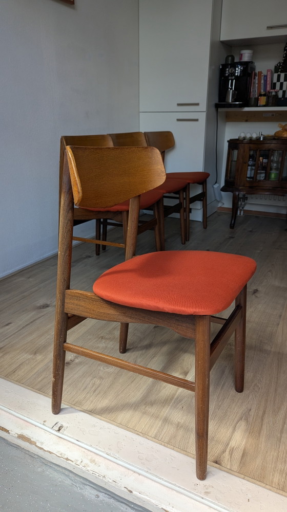 Image 1 of Lot de 4 chaises scandinaves Farstrup Møbler années 1960, assises orange en teck