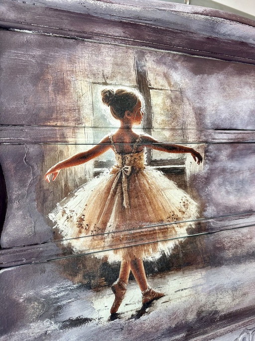 Cabinet - the ballerina