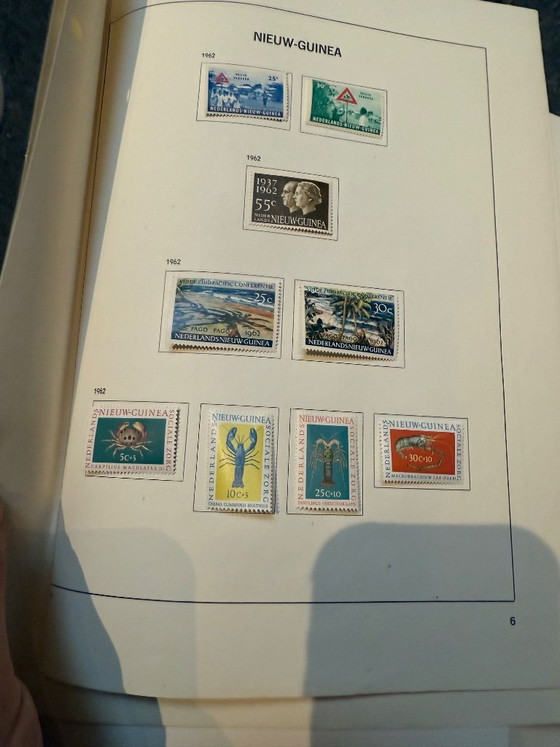 Briefmarkensammlung Neuguinea, Dekorative Objekte, Papier, Mehrfarbig (Foto 6 von 9)