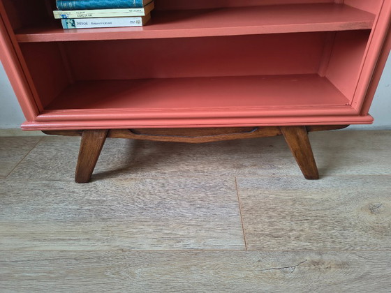 Mid-Century Bücherregal / Sideboard in Korallenrosa – Wood (photo 4 of 7)