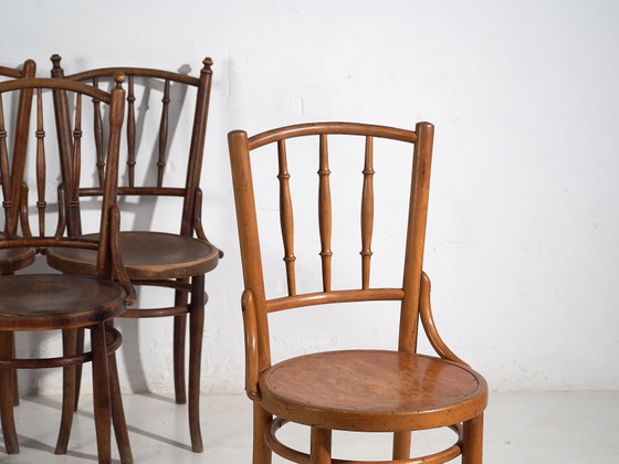 Antique Thonet bentwood chairs (c.1920). Set of 4 pieces #14 – Dining chairs (photo 16 of 40)