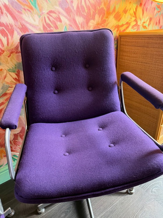 Image 1 of 2 chaises de salle à manger pivotantes Artifort vintage