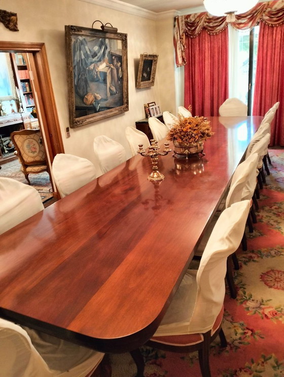 Image 1 of Mesa de comedor de una pieza de caoba de 600x120x150cm, con 20 sillas de caoba en Petit Point