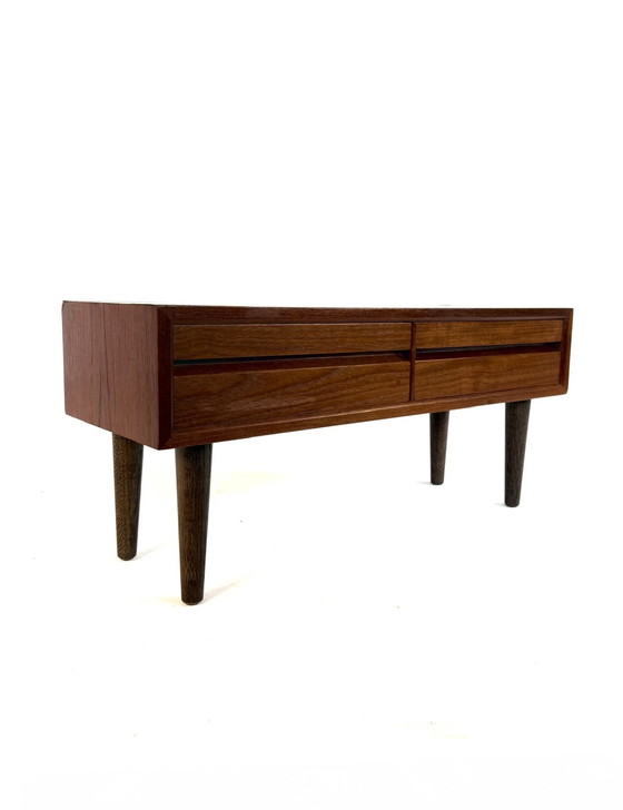 Image 1 of Vintage Deens teakhouten lowboard ‘60