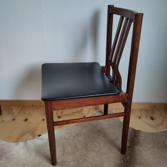 Image 1 of Due sedie da pranzo dal design scandinavo