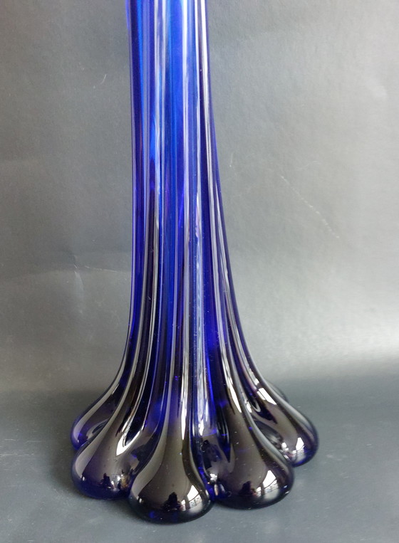 Image 1 of Blauwe gedraaide glazen vaas, 1960