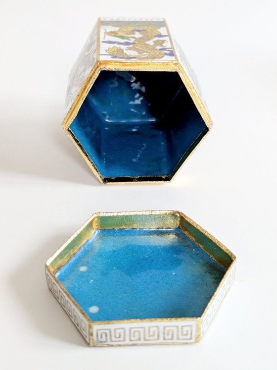 Image 1 of Set van 2 cloisonné doosjes met draak en feniks, wit emaille, vintage Chinese decoratie