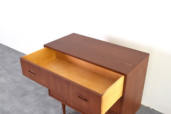 Image 1 of Mid Century Deense ladekast van teakhout, jaren 1960.