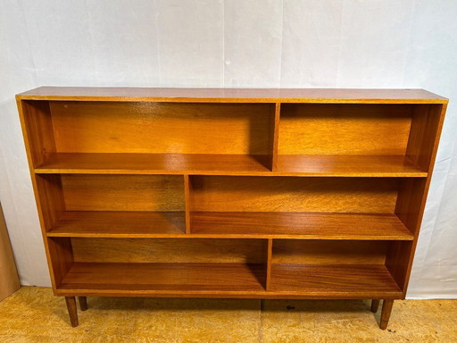 Mid Century Retro Teak Bookcase Circa 1960 Danish Design Scandinavian Influence British Quality   A stylish and practical 