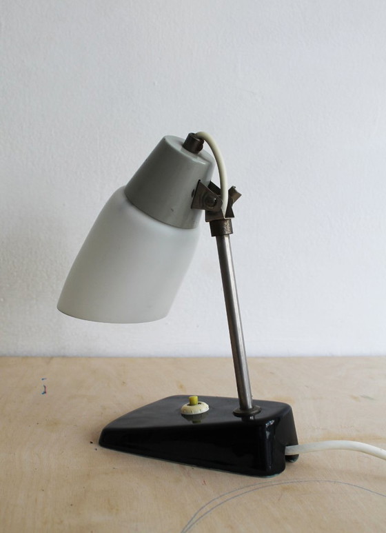 Image 1 of Lámpara de mesa checa de mediados de siglo de Jaroslav Anýž con base de cerámica de Ditmar Urbach, década de 1950.