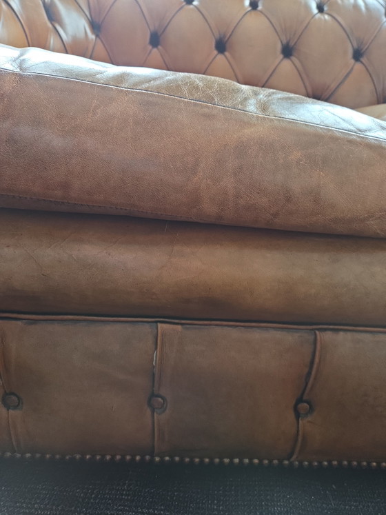 Chesterfield color cognac – Divani 3 posti, Leather, Metal (photo 4 of 7)