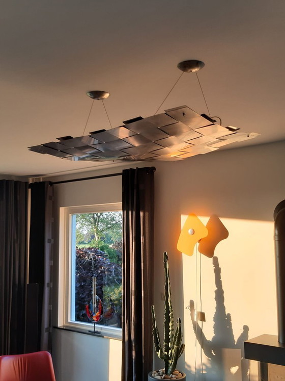 Magnifique lampe design de la marque The Wave – Plafonniers, rvs (photo 5 of 5)
