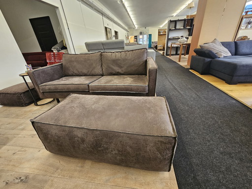 Rodeo - Divano in microfibra da 2,5 posti con poggiapiedi abbinato