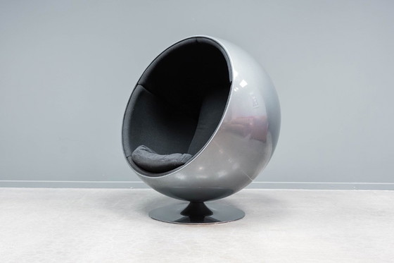 Image 1 of Ball chair