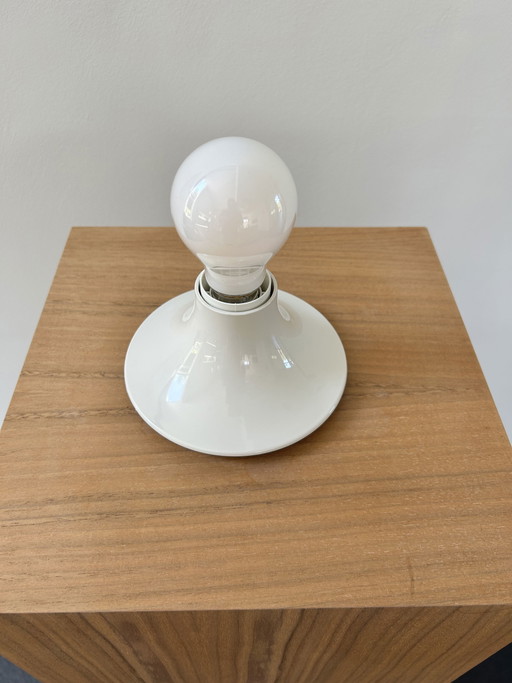 Artemide teti