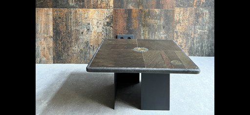 Table basse brutaliste