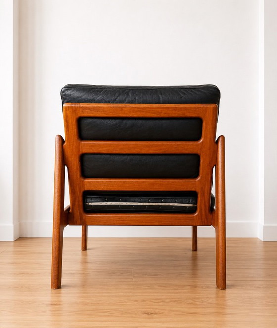 VINTAGE DANISH ILLUM WIKKELSØ TEAK LOUNGE CHAIR MODEL 20 – Armchairs, Leather (photo 4 of 12)