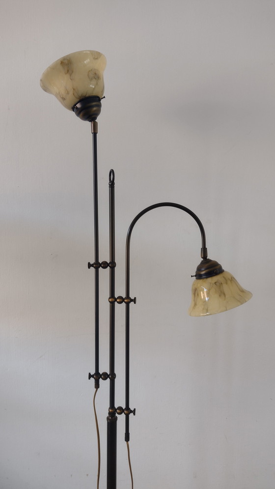 Image 1 of Stehleuchte mit marmorierten Glasschirmen