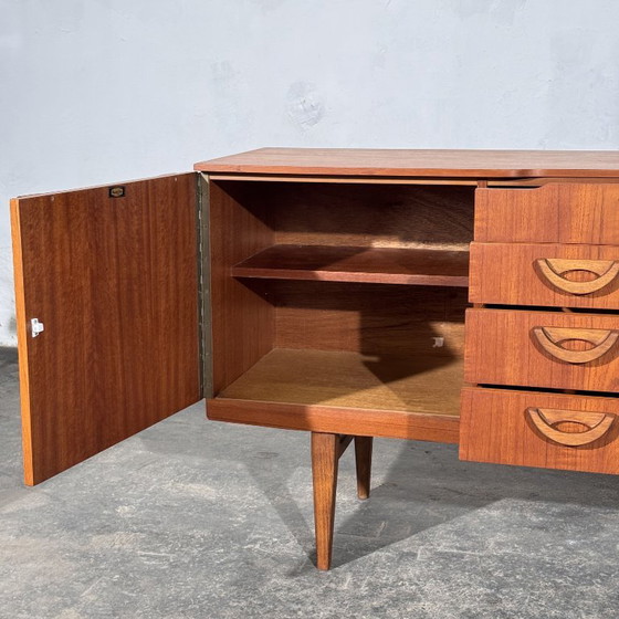 Beautility Teak Sideboard, 1960er Jahre – Holz (photo 7 of 20)