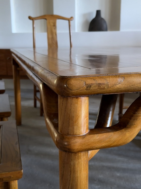 Image 1 of TAVOLO DA PRANZO IN CINA E 8 SEDIE IN LEGNO MASSELLO, ANNI '60