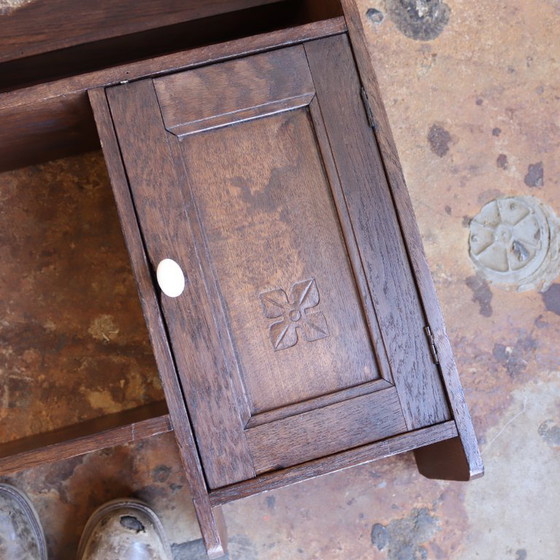 Image 1 of Armoire suspendue vintage, meuble mural en bois foncé, commode pour chambre d'enfant