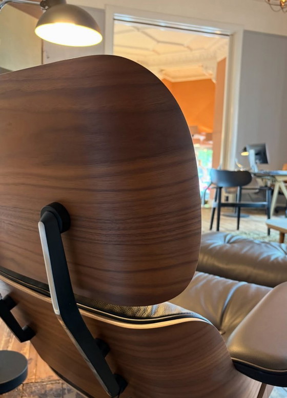 Image 1 of Sillón Vitra Lounge con otomana