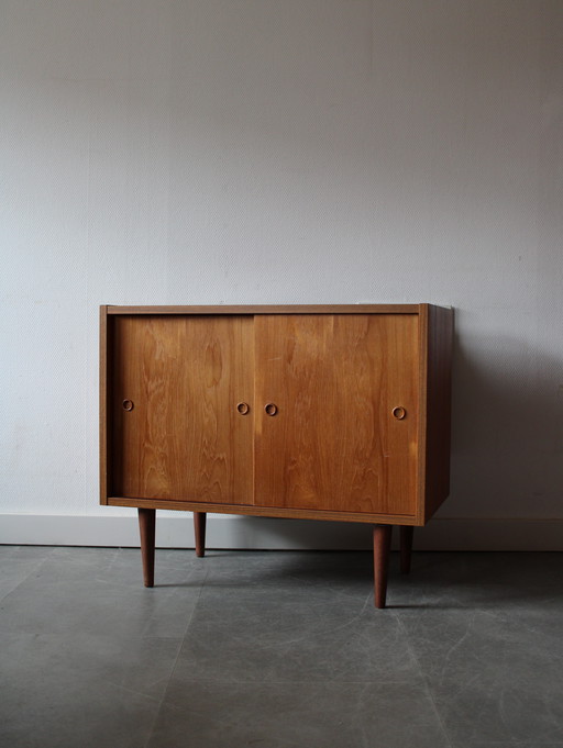 Armoire vintage danoise à portes coulissantes par Preben Sørensen