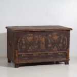 Antique bridal chest with carved vegetal decoration (c.1820) #10 – Chest of drawers (photo 6 of 40)