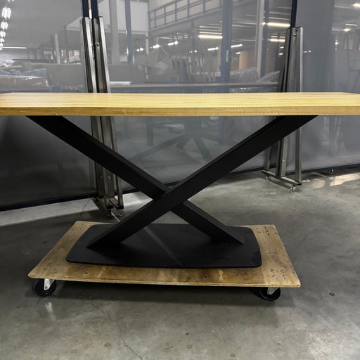 Oxxi 2.0 – Bert Plantagie, eettafels (photo 2 of 4)