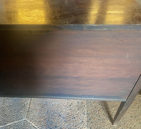 Image 1 of Preciosa cómoda, fabricada en Londres entre 1860 y 1910.