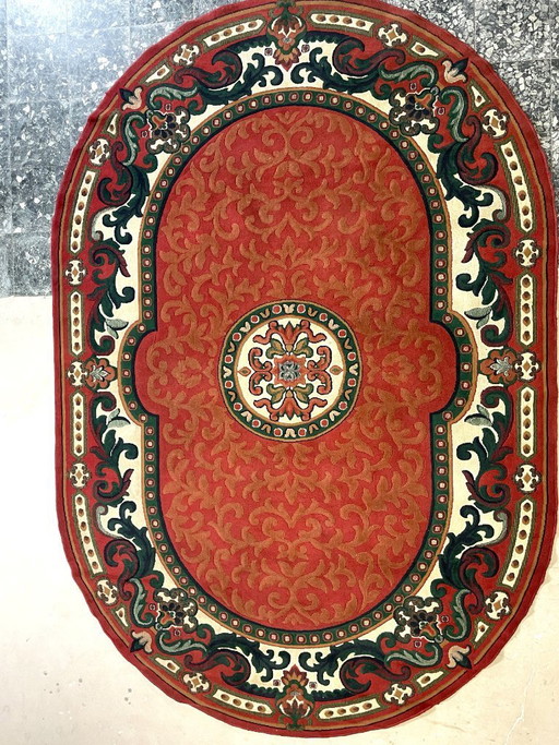 Roter, ovaler Vintage-Teppich