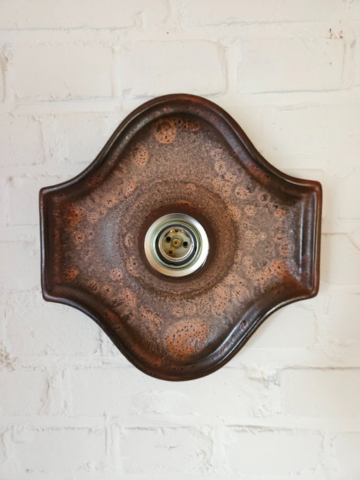 Keramieken aardewerken bruine vintage wandlamp, west germany fat lava stijl, keramische retro wandlamp, space age lamp