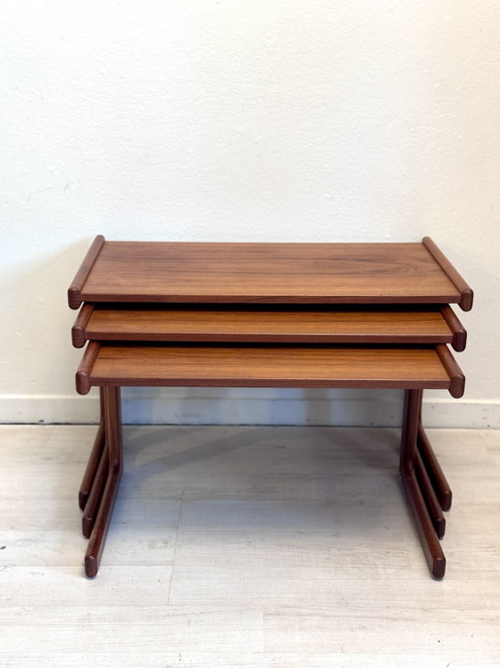 Image 1 of Tables d'appoint vintage en teck des années 1960